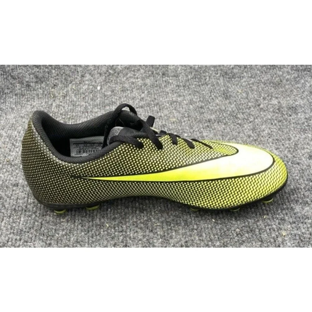 Nike Jr Bravata II FG Soccer Cleats Black Volt Yellow 844442-070 Youth 6Y